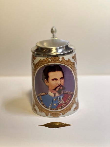 Steinkrug mit Zinndeckel "König Ludwig II"